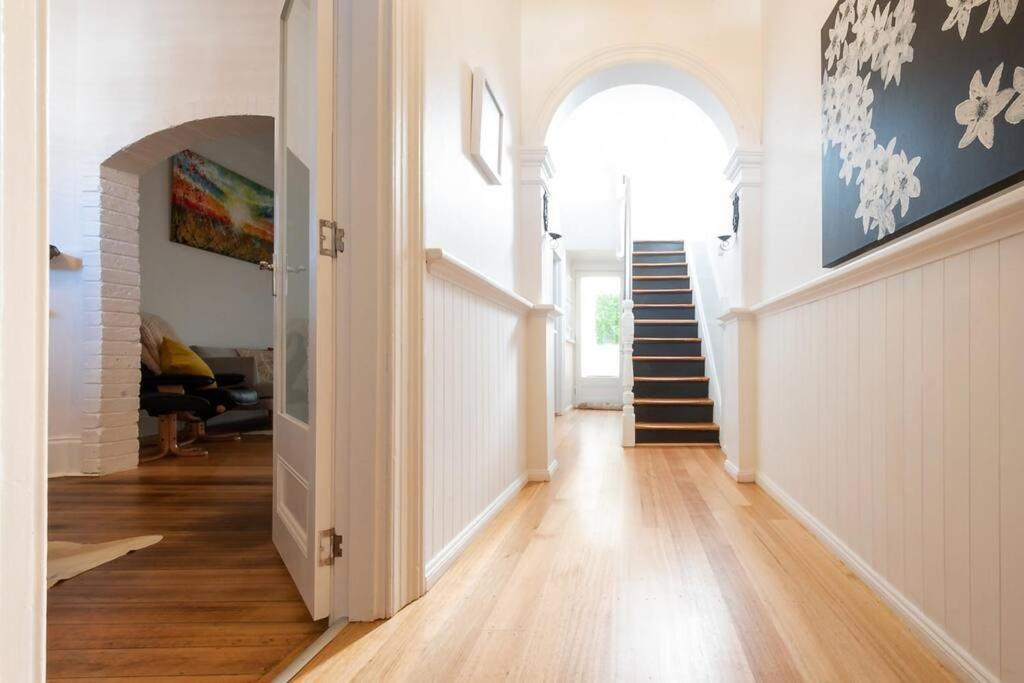 Ferienwohnung Historic Beauty In The Cbd! Parking And Wifi Launceston Exterior foto