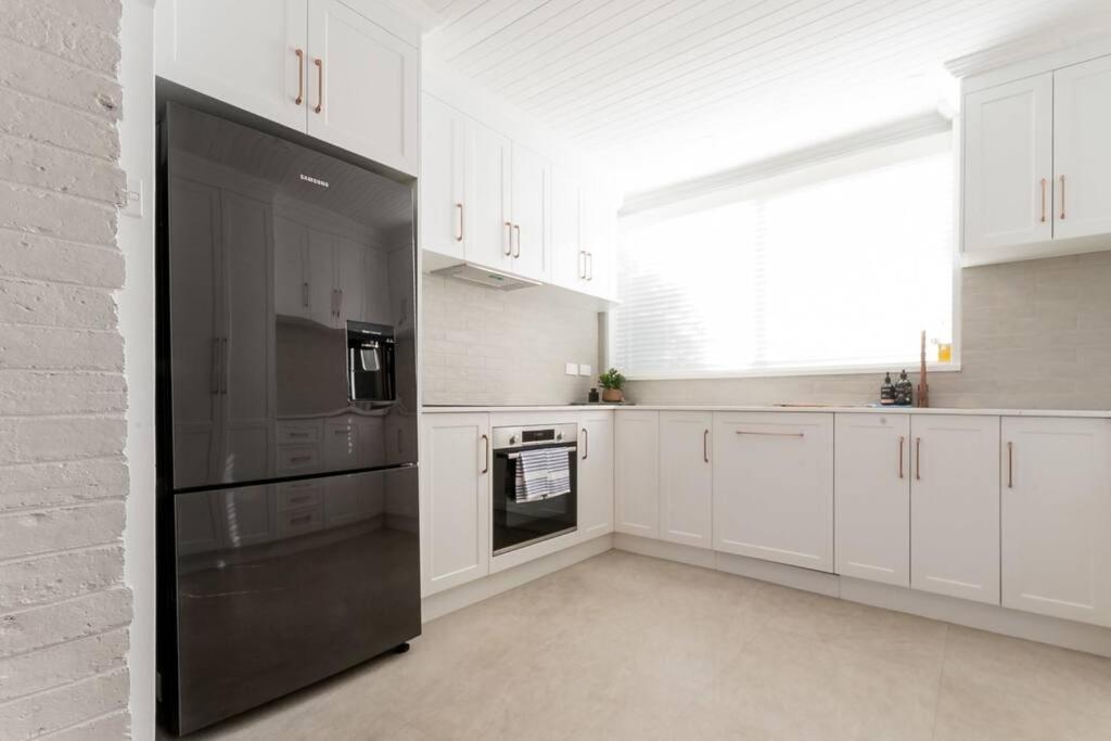 Ferienwohnung Historic Beauty In The Cbd! Parking And Wifi Launceston Exterior foto