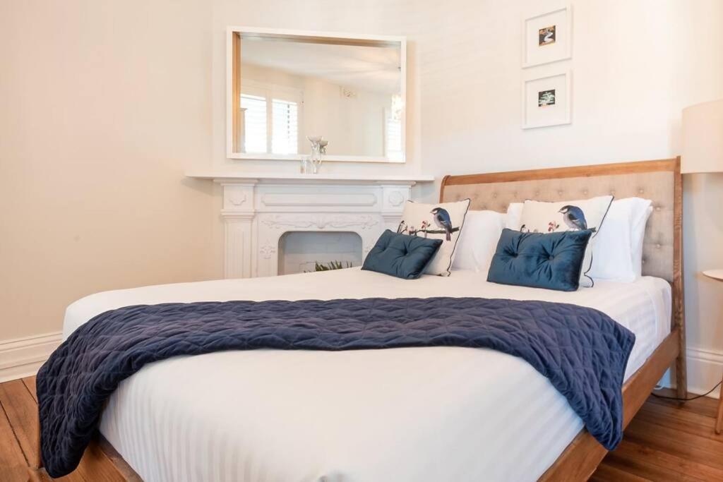 Ferienwohnung Historic Beauty In The Cbd! Parking And Wifi Launceston Exterior foto