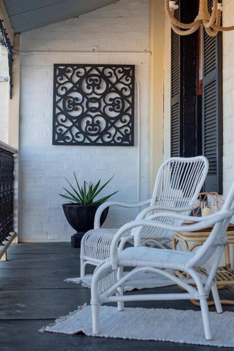 Ferienwohnung Historic Beauty In The Cbd! Parking And Wifi Launceston Exterior foto